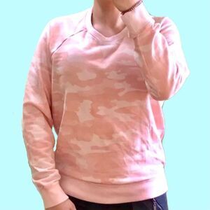 Lucky Brand Pink Camouflage Soft Pullover Small